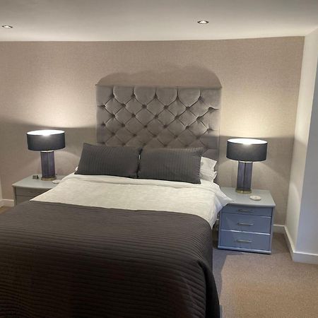 Spacious Central 2Bed Apartment Wilmslow Esterno foto