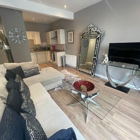 Spacious Central 2Bed Apartment Wilmslow Esterno foto