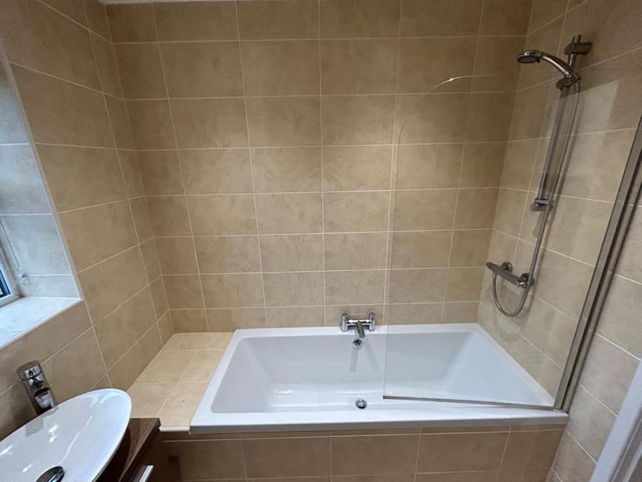 Spacious Central 2Bed Apartment Wilmslow Esterno foto