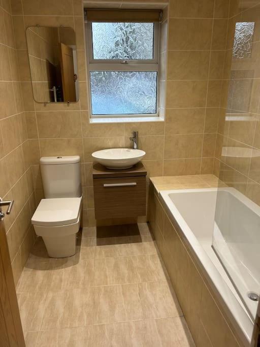Spacious Central 2Bed Apartment Wilmslow Esterno foto