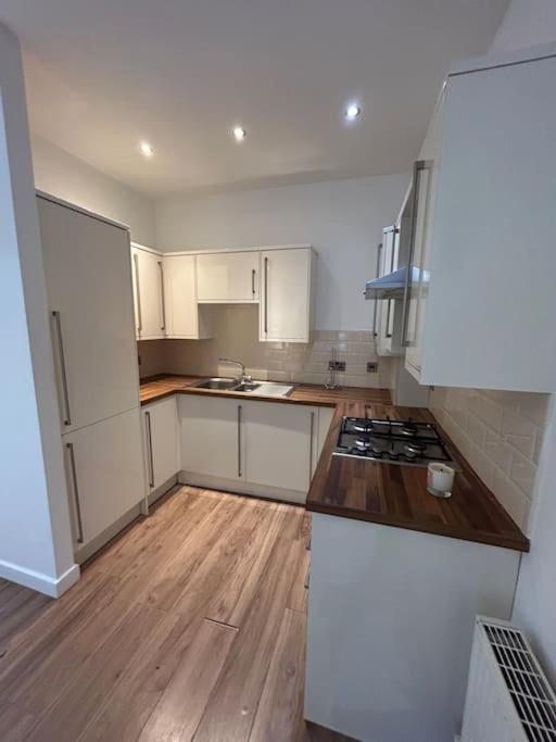Spacious Central 2Bed Apartment Wilmslow Esterno foto