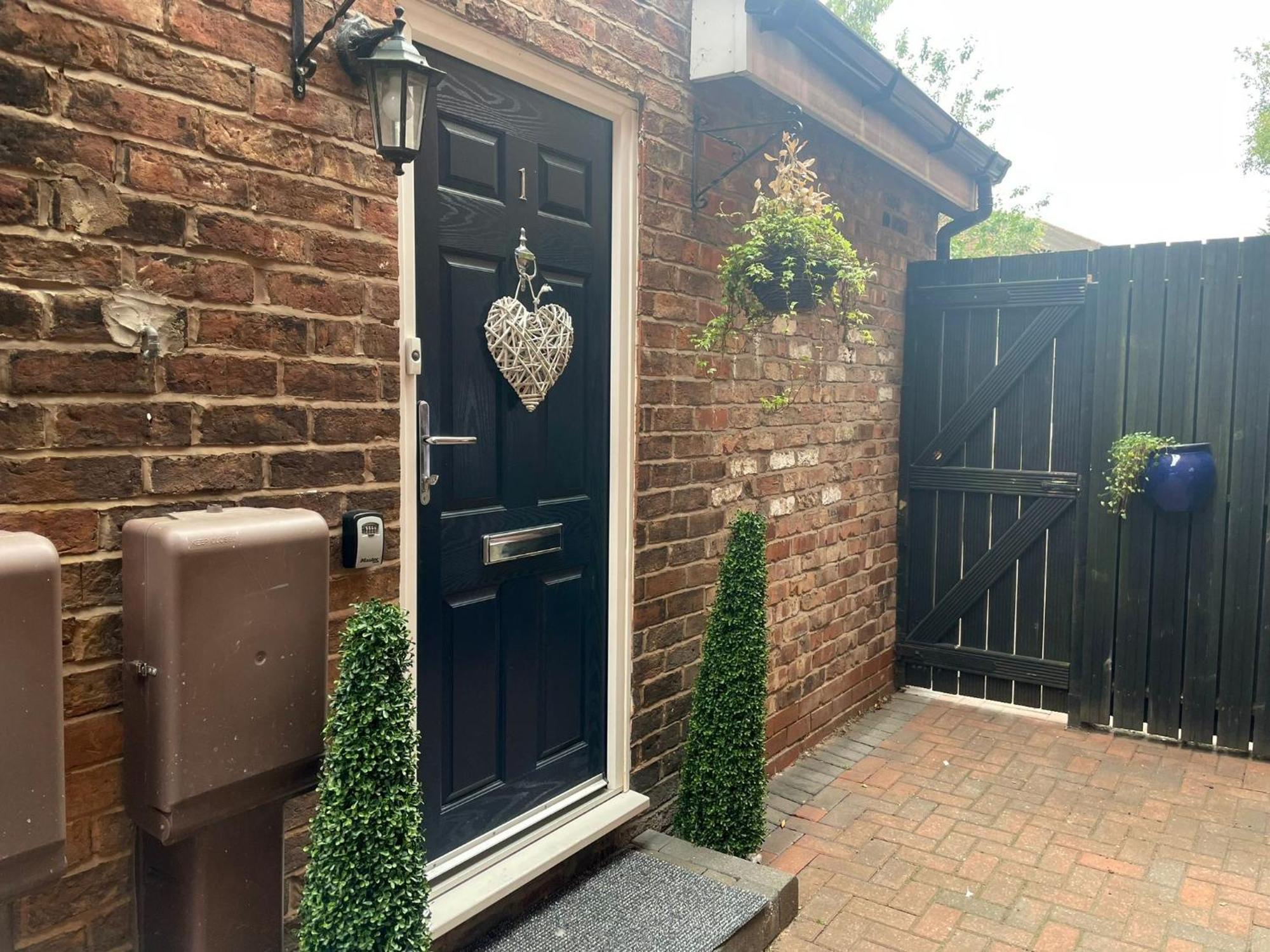 Spacious Central 2Bed Apartment Wilmslow Esterno foto