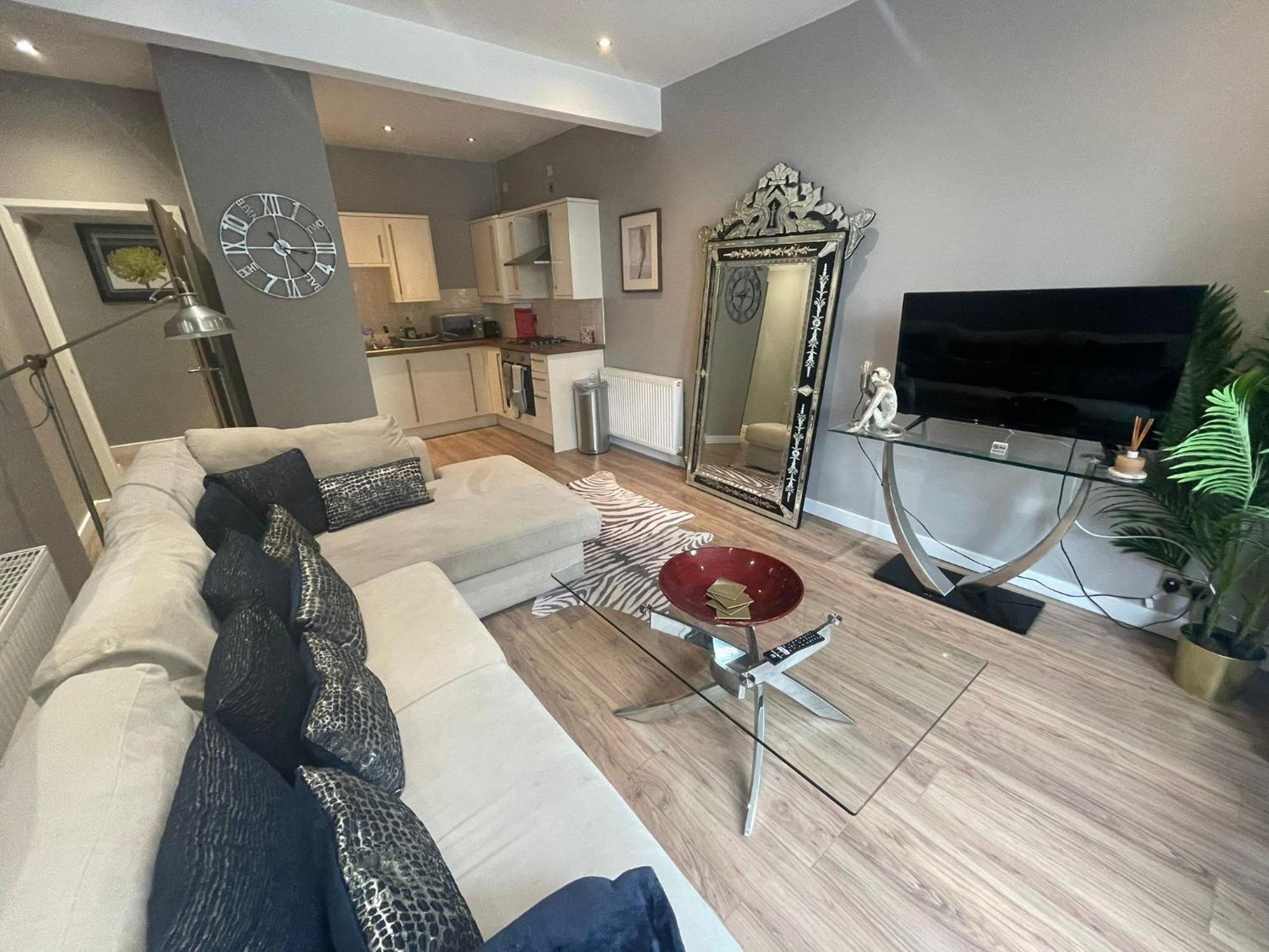 Spacious Central 2Bed Apartment Wilmslow Esterno foto